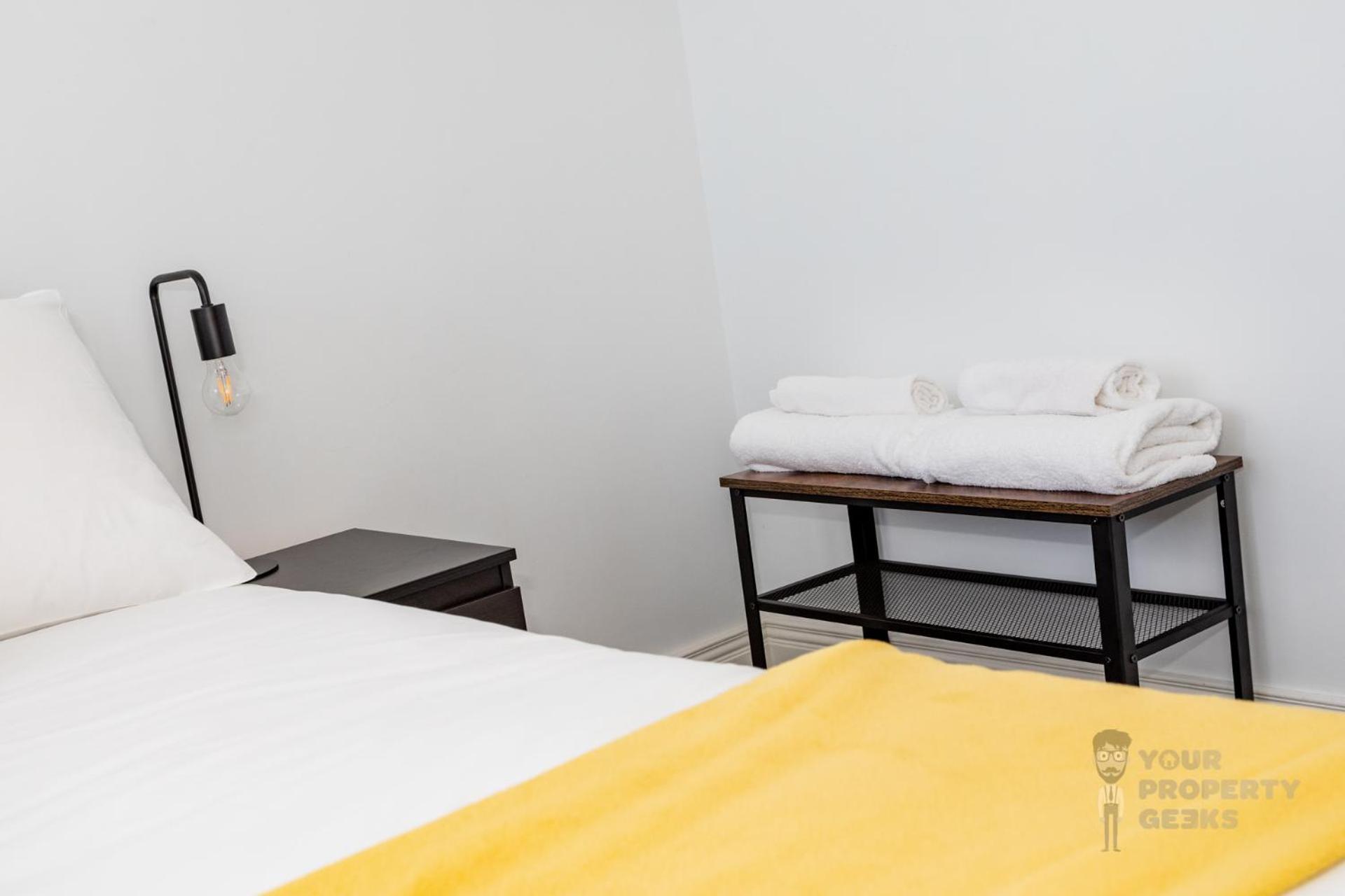 Attic Style 2 Bed Duplex Apartment With Rooftop Patio Belfast Bagian luar foto