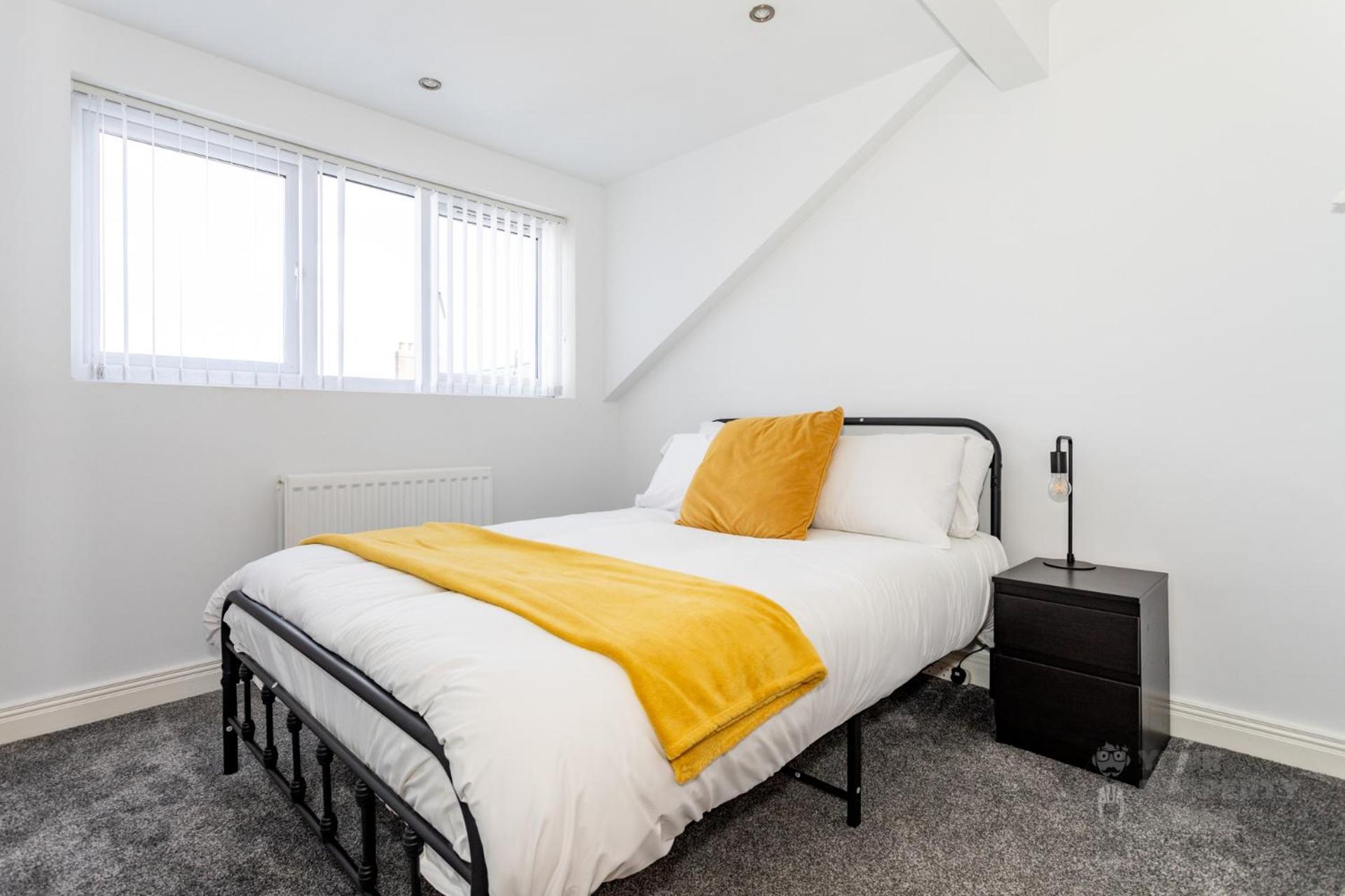 Attic Style 2 Bed Duplex Apartment With Rooftop Patio Belfast Bagian luar foto