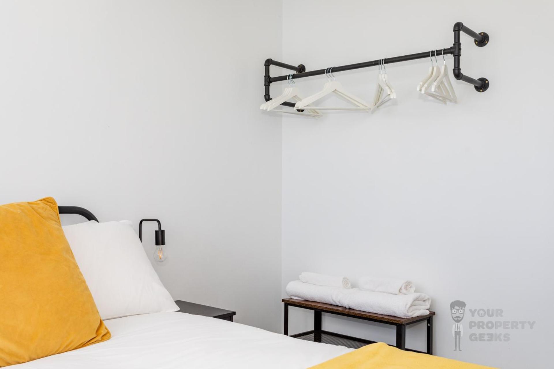 Attic Style 2 Bed Duplex Apartment With Rooftop Patio Belfast Bagian luar foto