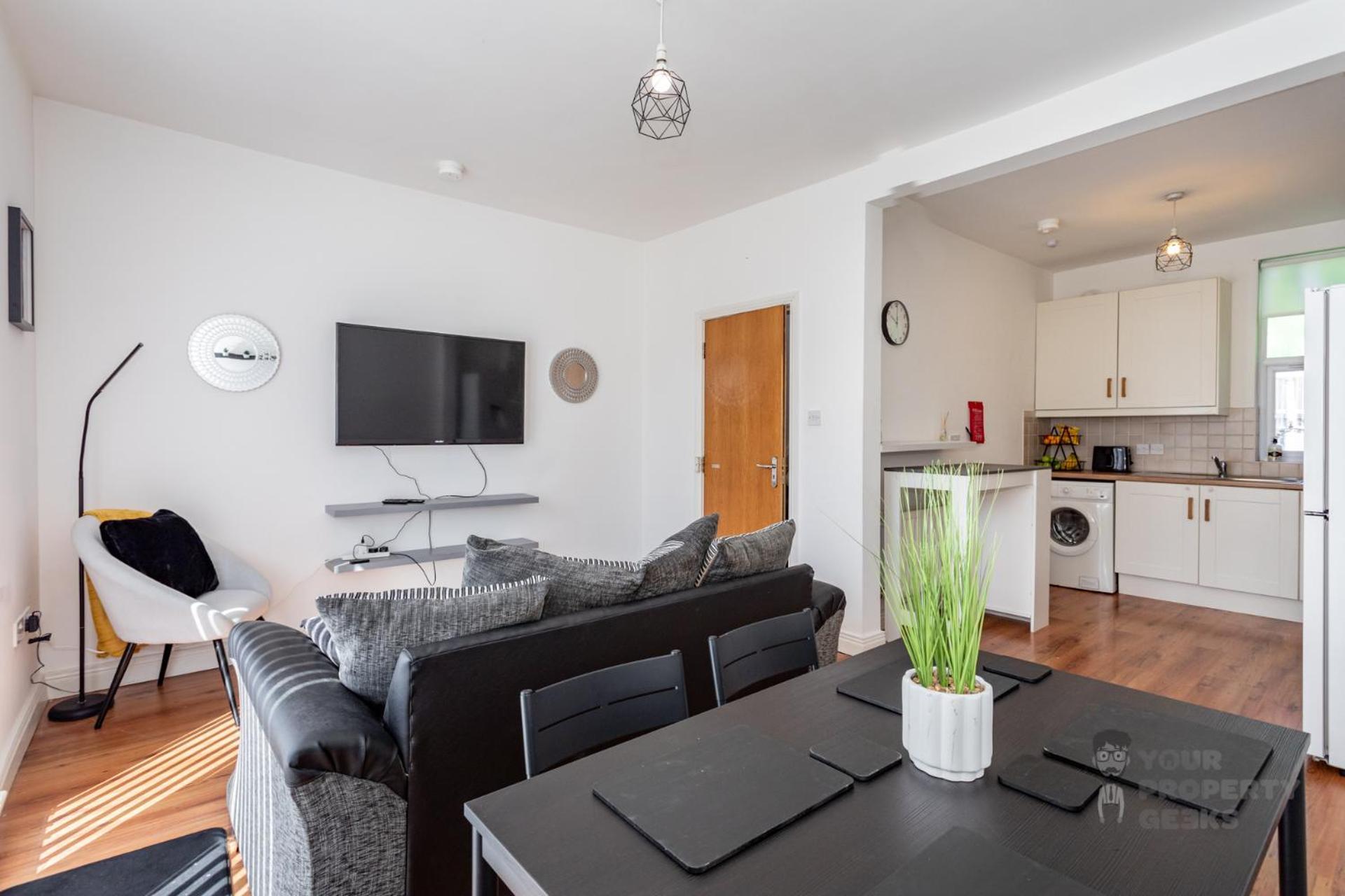 Attic Style 2 Bed Duplex Apartment With Rooftop Patio Belfast Bagian luar foto