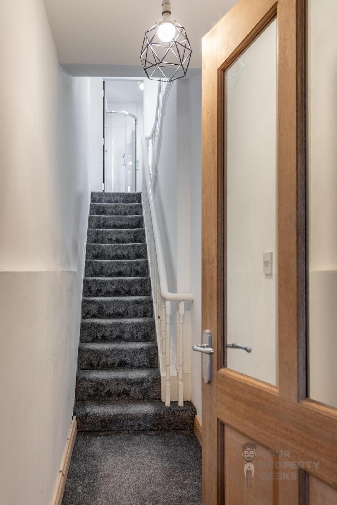 Attic Style 2 Bed Duplex Apartment With Rooftop Patio Belfast Bagian luar foto