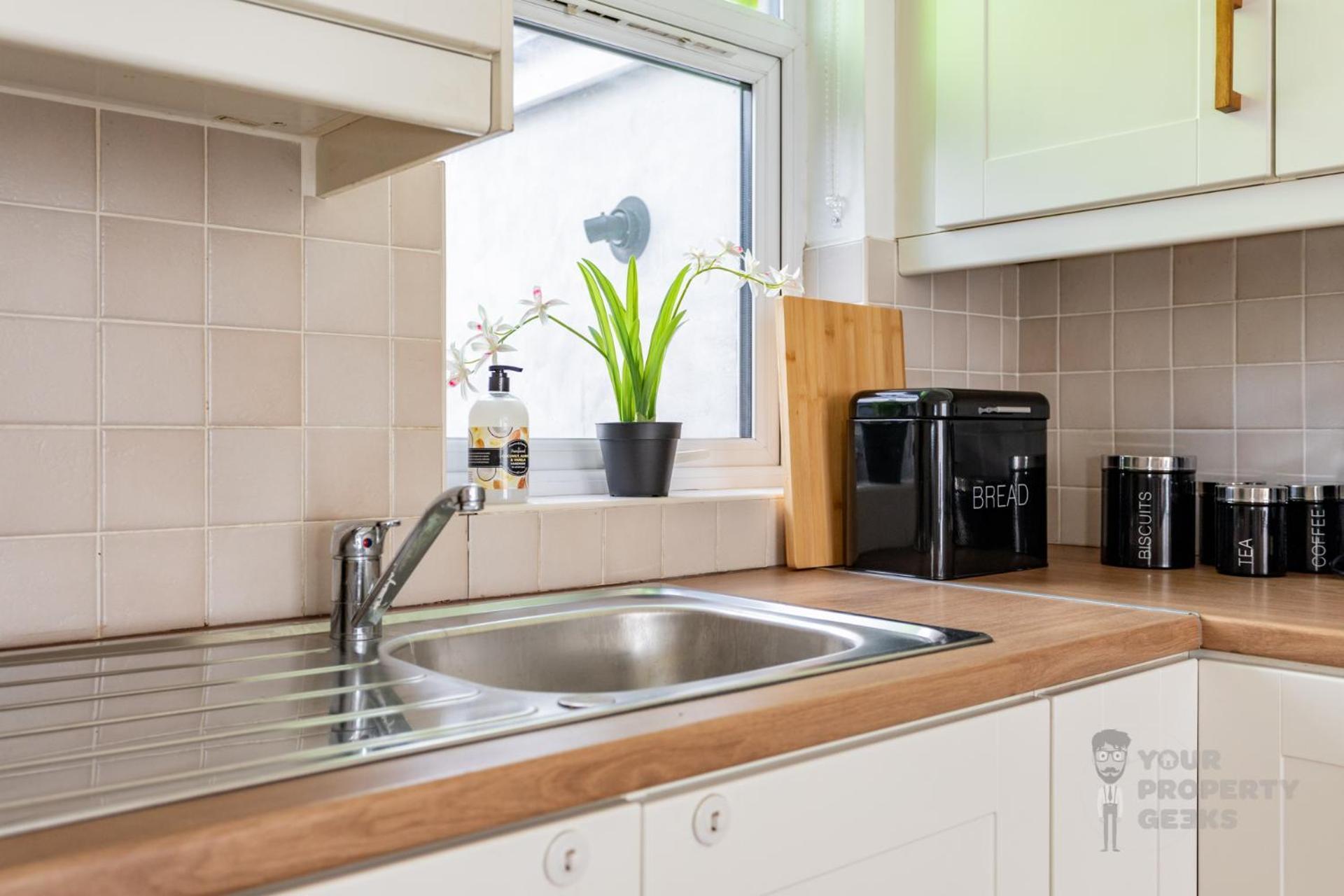 Attic Style 2 Bed Duplex Apartment With Rooftop Patio Belfast Bagian luar foto